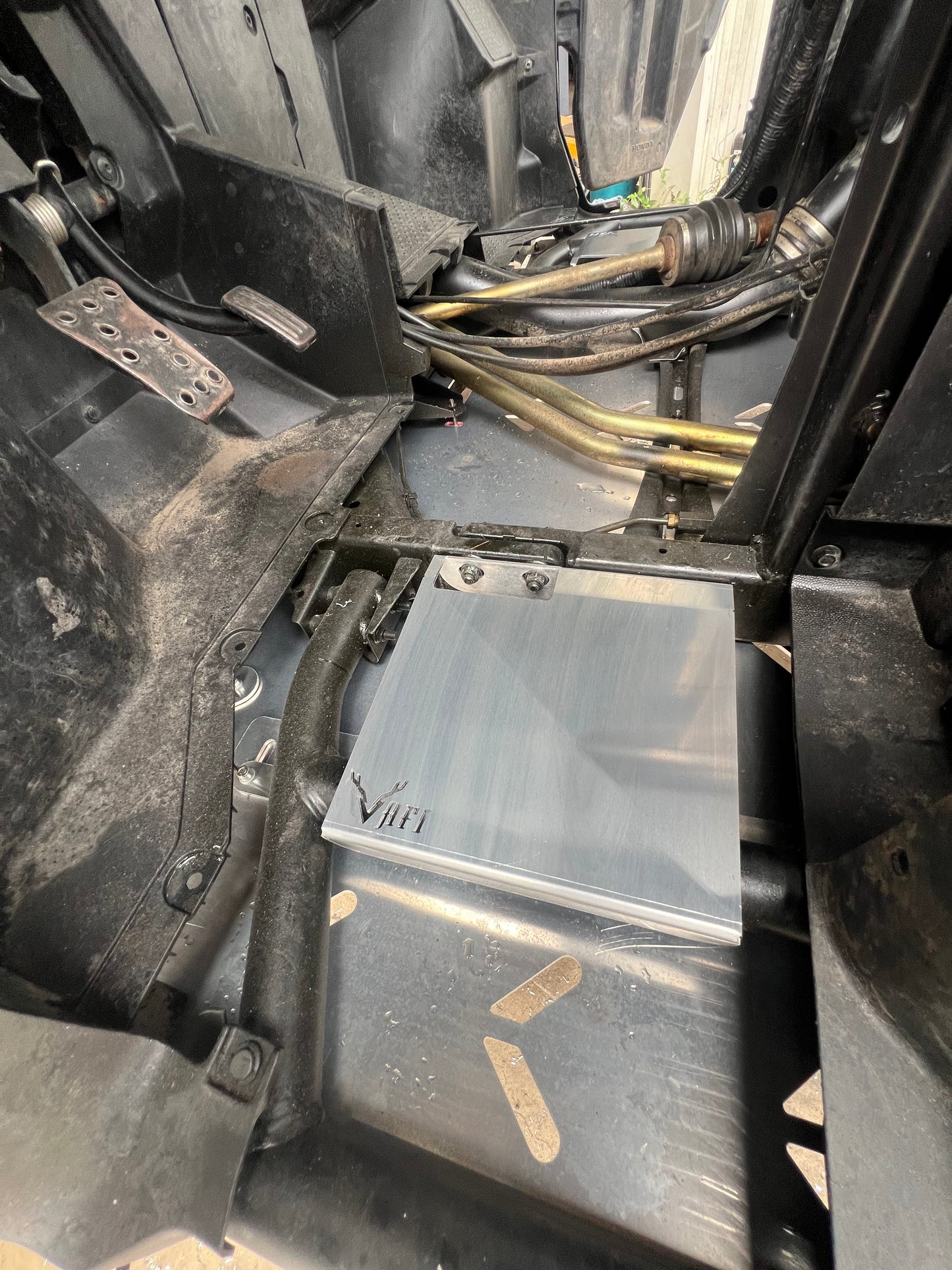 Honda pioneer 1000 floor brace