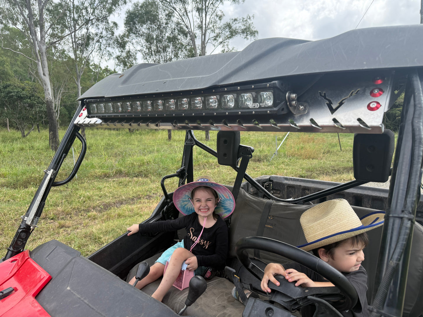 Honda Pioneer 1000 Gunrack/sun visor